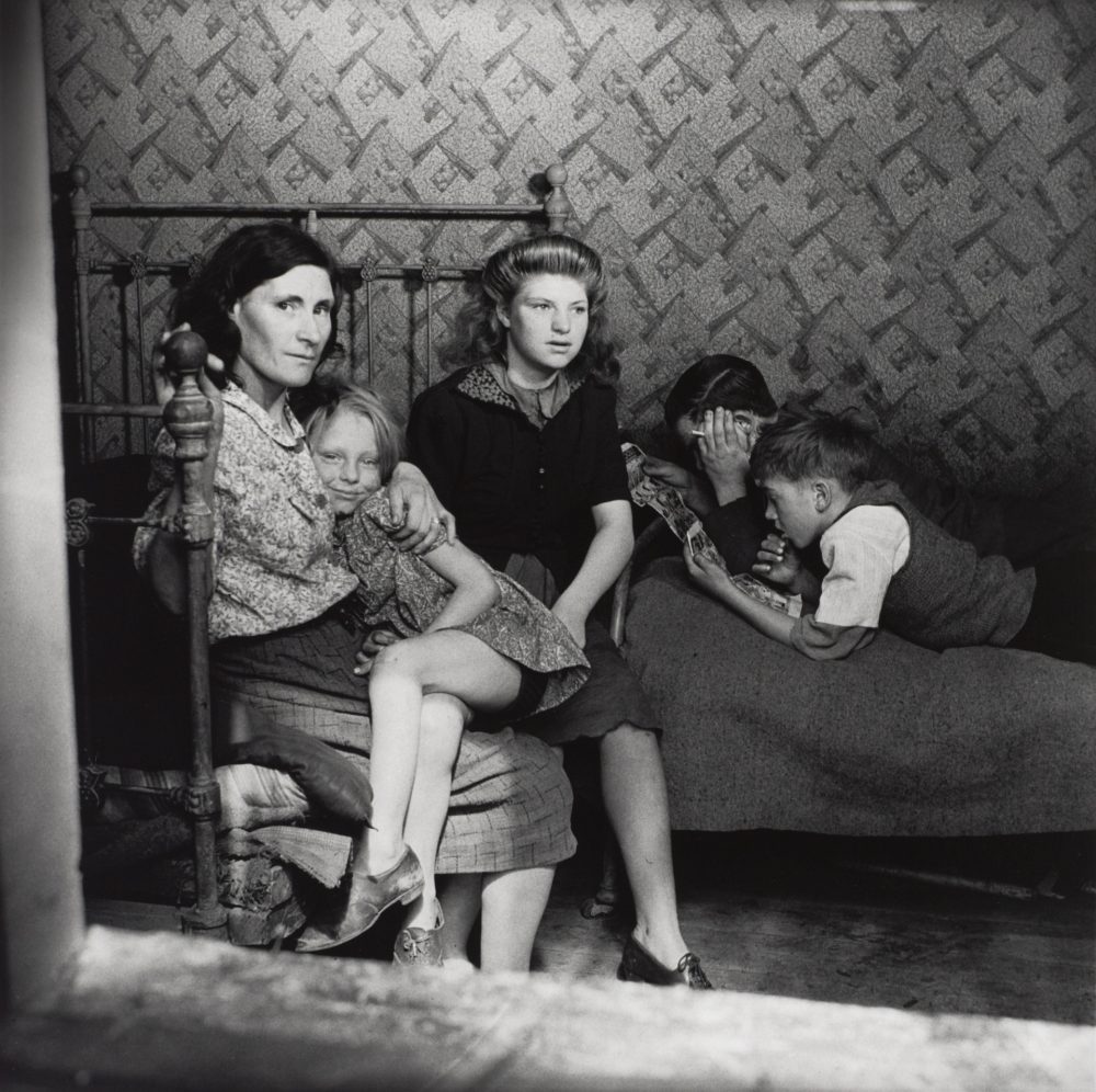 Family Group, Stepney, London 1932 by Edith Tudor-Hart