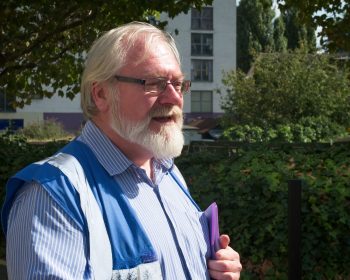 David Charnick running his "Cubitt Wakes the Isle of Dogs" guided walk