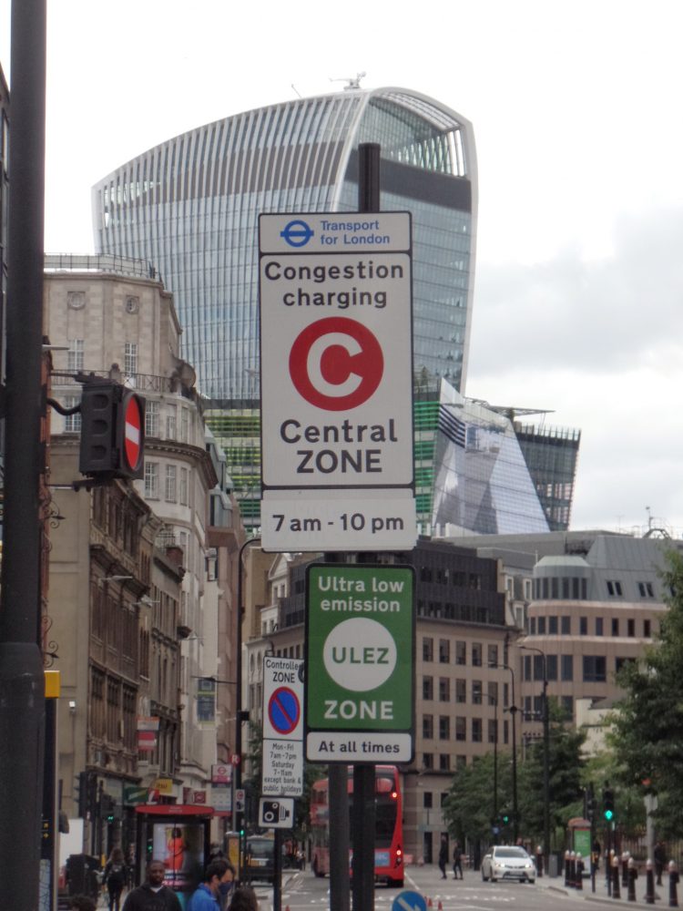 Congestion Charge & ULEZ signs