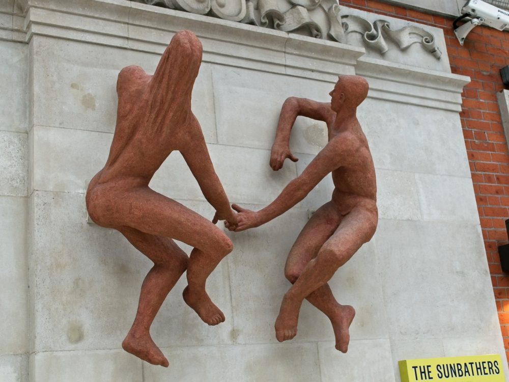 The Sunbathers, Waterloo Station