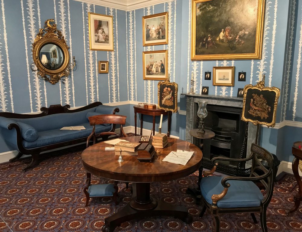 Drawing Room 1830 in Museum of the Home