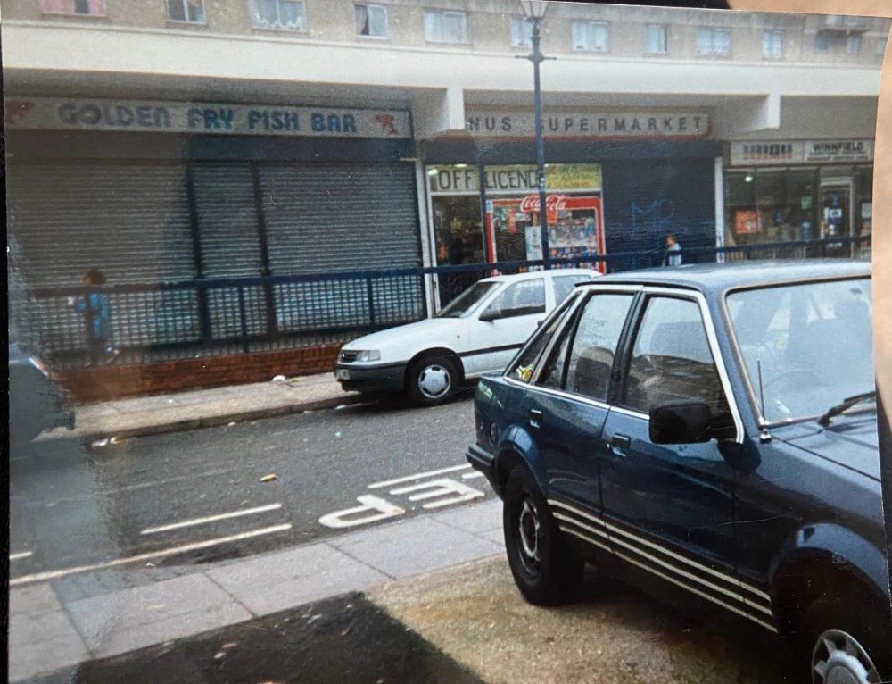 Parade of shops in Mostyn Grove