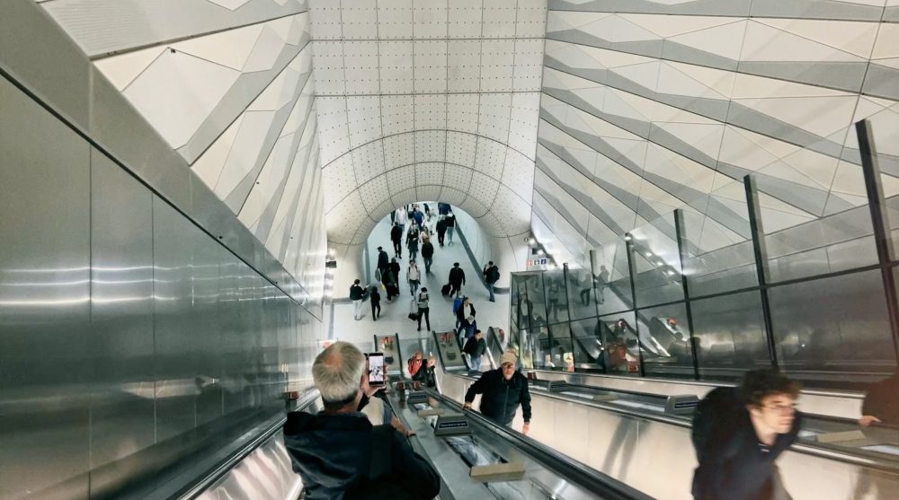 Escalators on Elizabeth Line