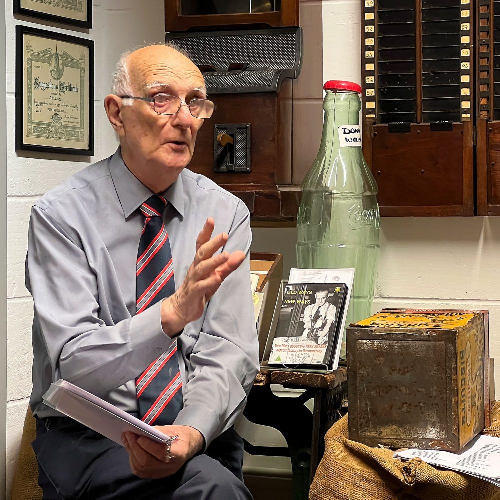 Frank Turner talking about how big biscuits tins were recycled. They were sent back from shops and restaurants to be repainted.