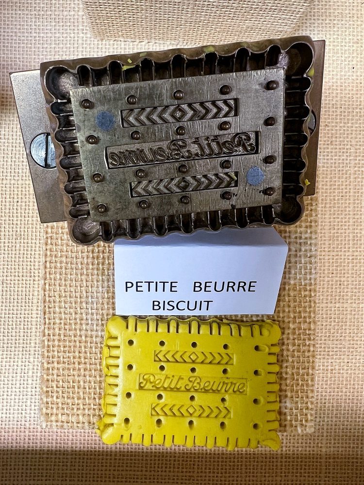 Peek Frean Petite Beurre biscuit cutter